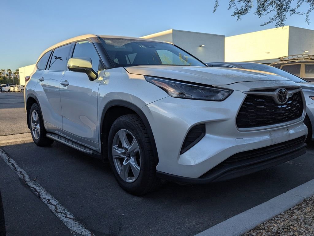 2022 Toyota Highlander L photo 3