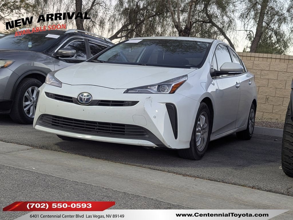 2021 Toyota Prius LE's photo