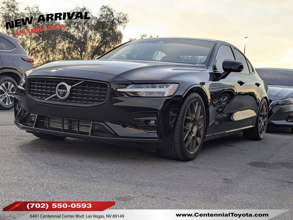 2019 Volvo S60 R-Design's photo