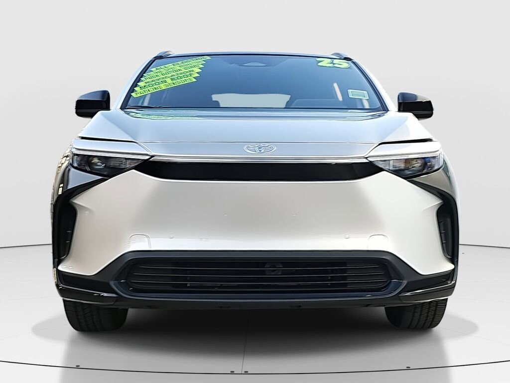 2025 Toyota bZ4X XLE photo 2