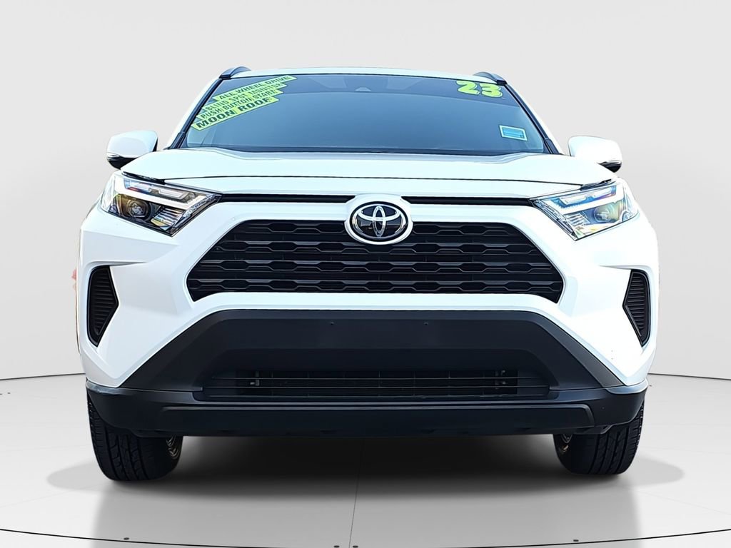 2023 Toyota RAV4 XLE photo 2