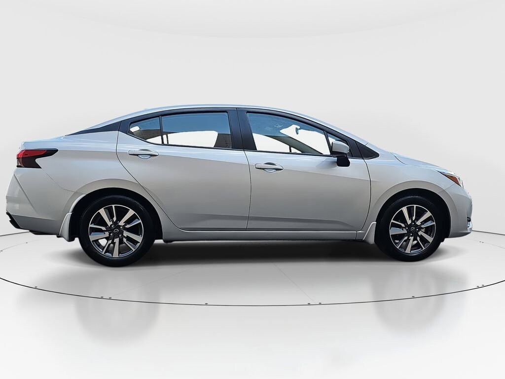 2024 Nissan Versa 1.6 SV photo 4