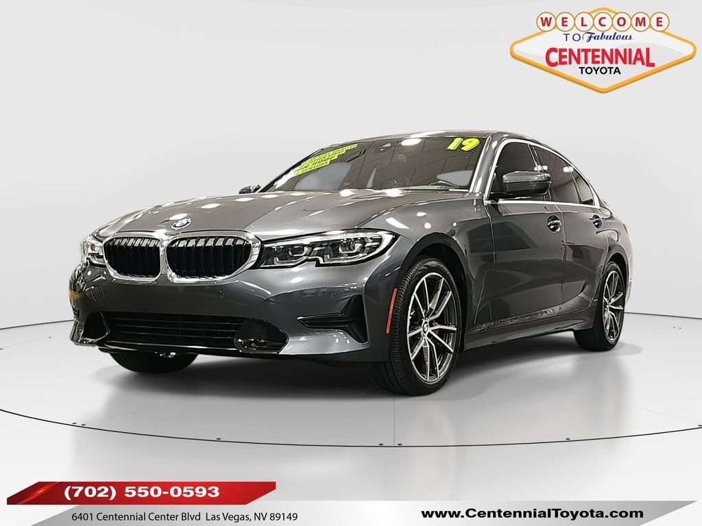 2019 BMW 3 Series 330's photo