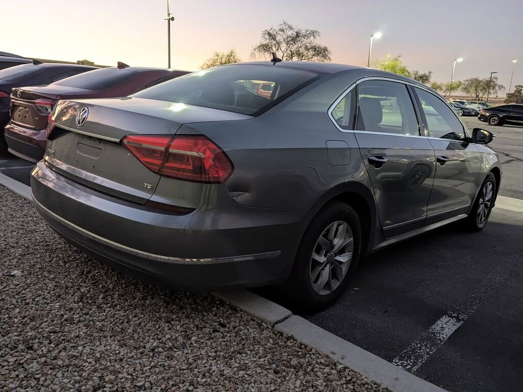 Used 2016 Volkswagen Passat 1.8T Sedan