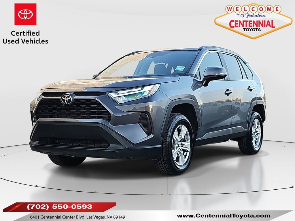 2024 Toyota RAV4 XLE's photo