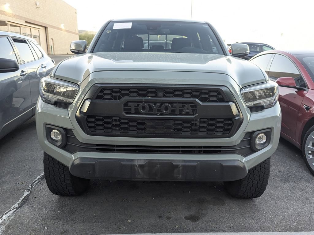 2023 Toyota Tacoma TRD V6 photo 2
