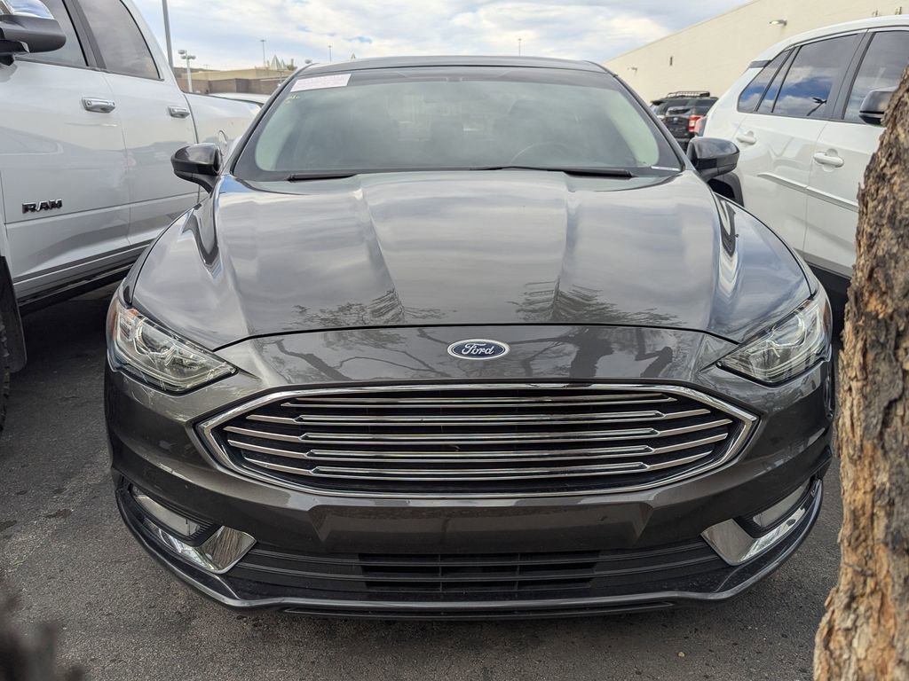 2018 Ford Fusion SE photo 2