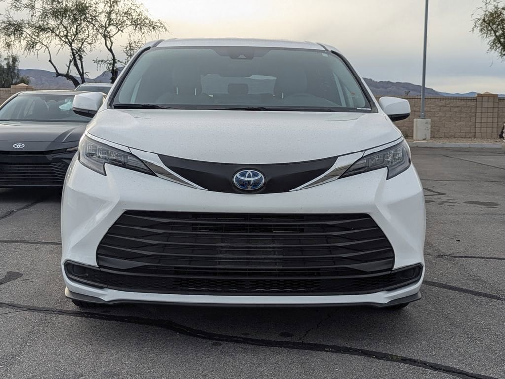 Certified 2025 Toyota Sienna LE 8 Passenger Van Passenger Van