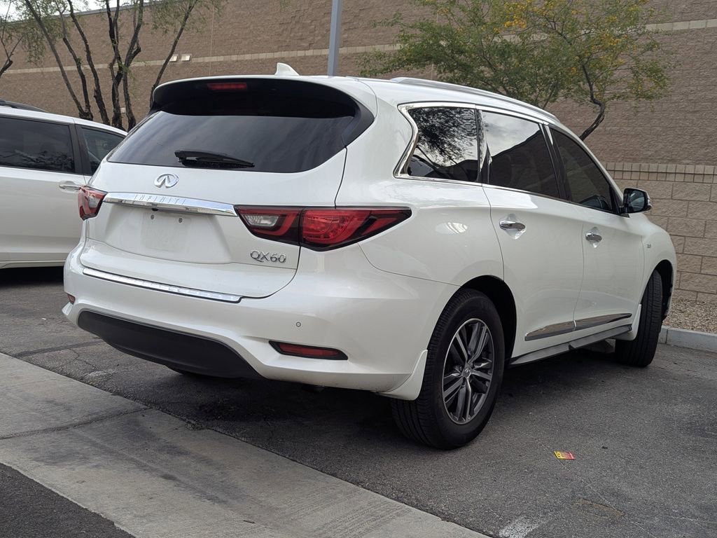 2019 Infiniti QX60 Luxe photo 2