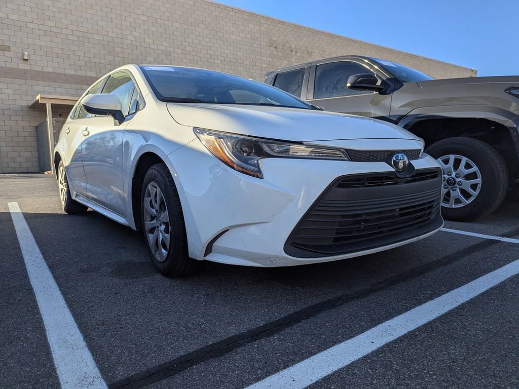 2024 Toyota Corolla LE Premium photo 2