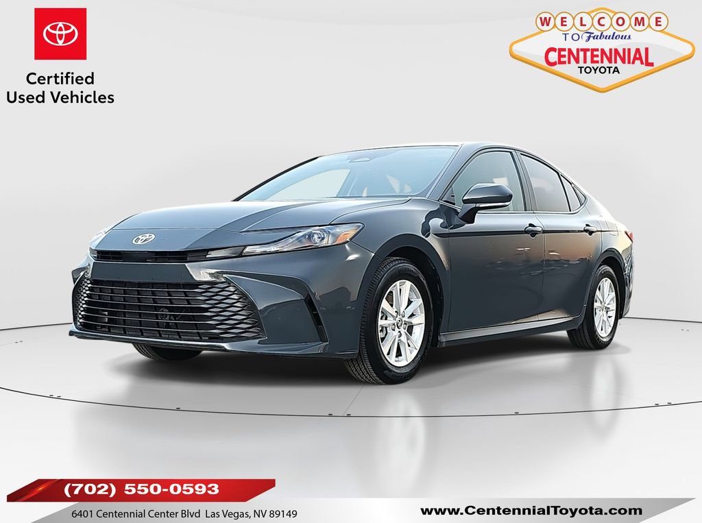 2025 Toyota Camry LE's photo