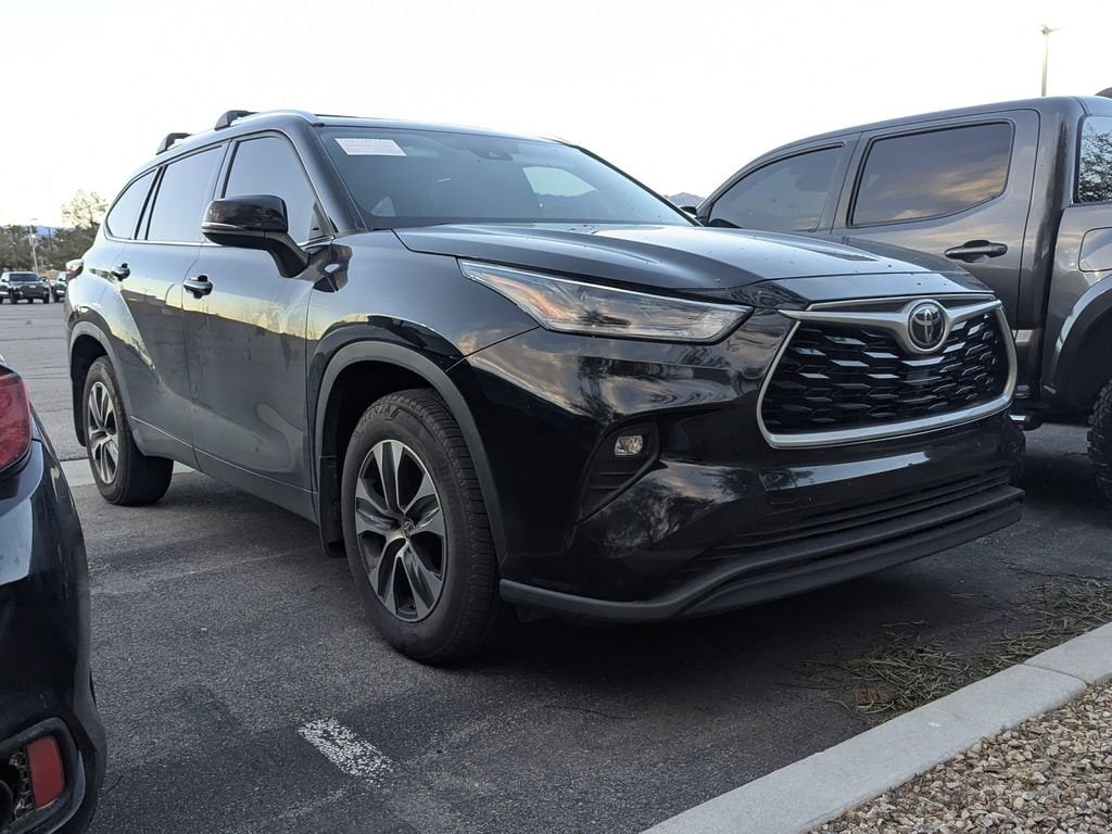 Used 2021 Toyota Highlander XLE SUV