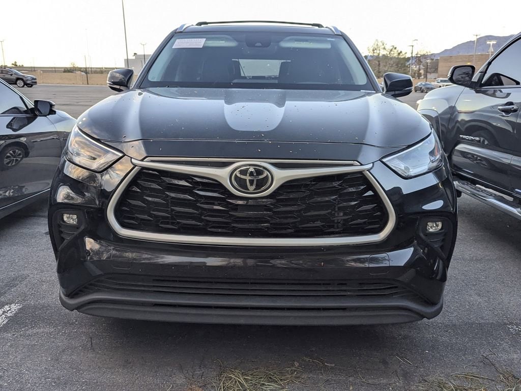Used 2021 Toyota Highlander XLE SUV
