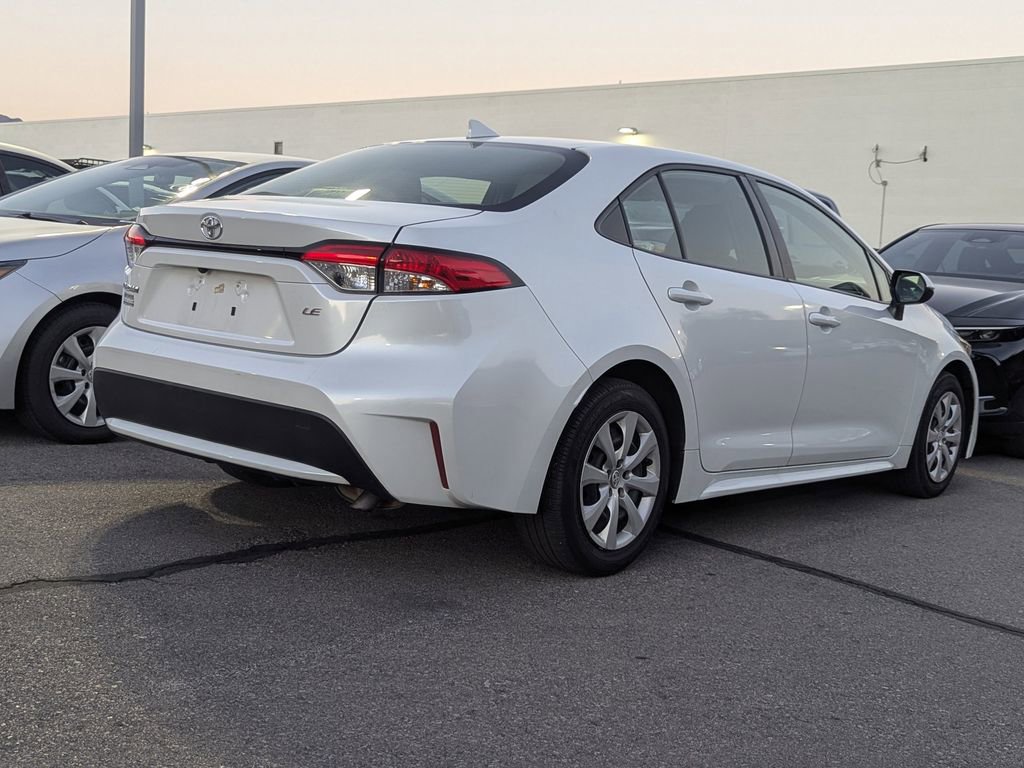 2022 Toyota Corolla LE photo 4