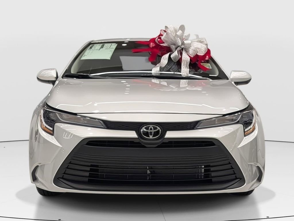 2026 Toyota Corolla LE photo 2