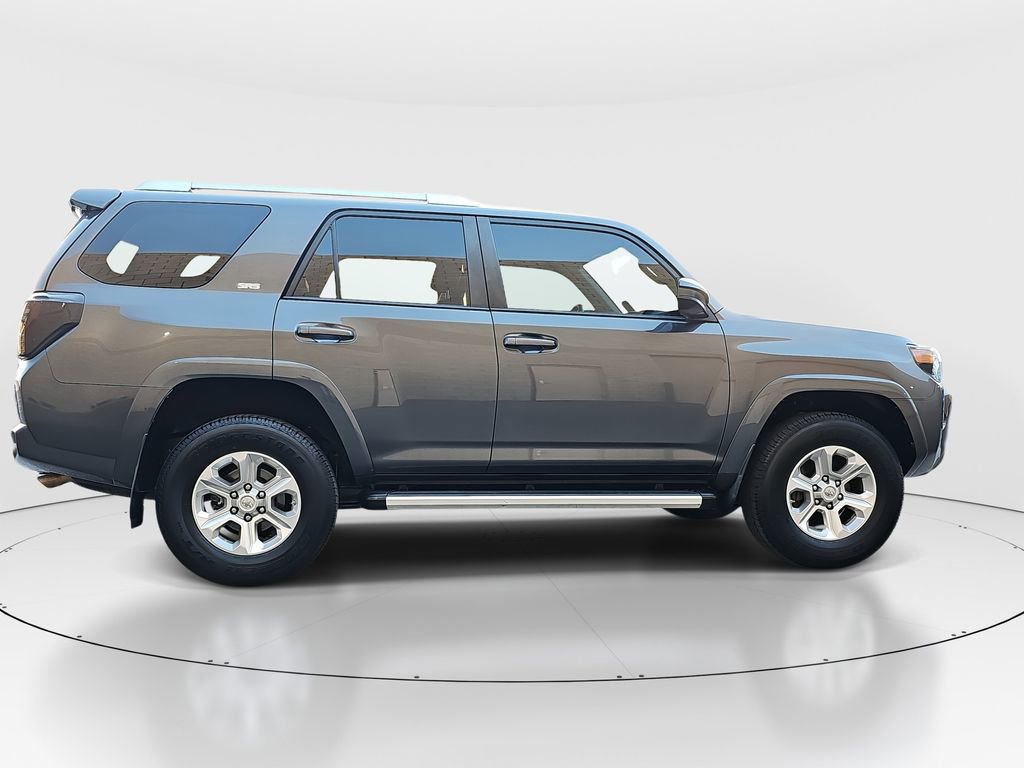 2018 Toyota 4Runner SR5 photo 4