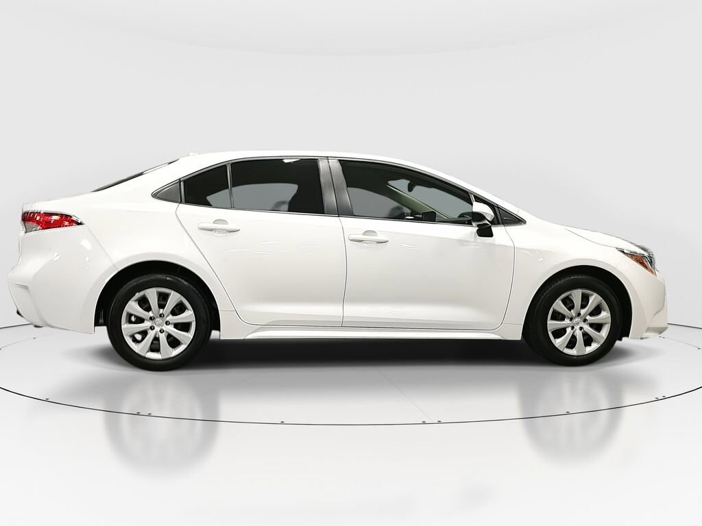 2024 Toyota Corolla LE Premium photo 4