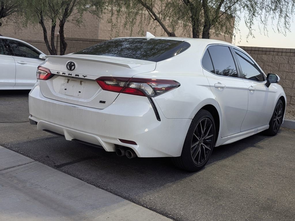 2021 Toyota Camry SE photo 4