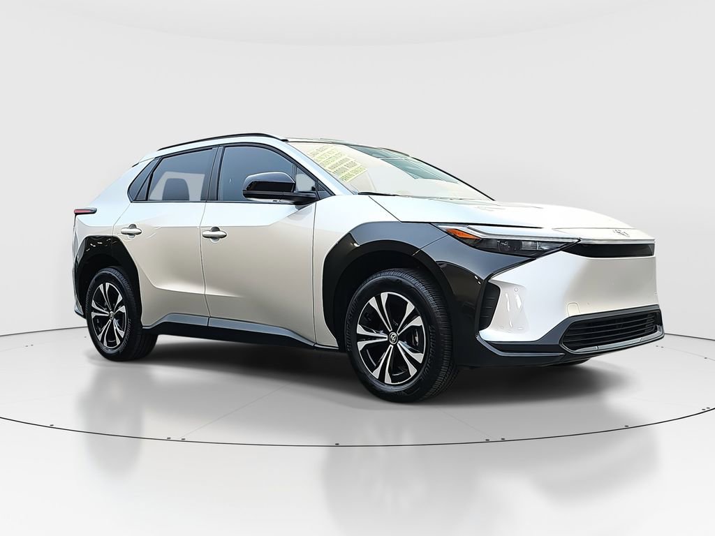2025 Toyota bZ4X XLE photo 3