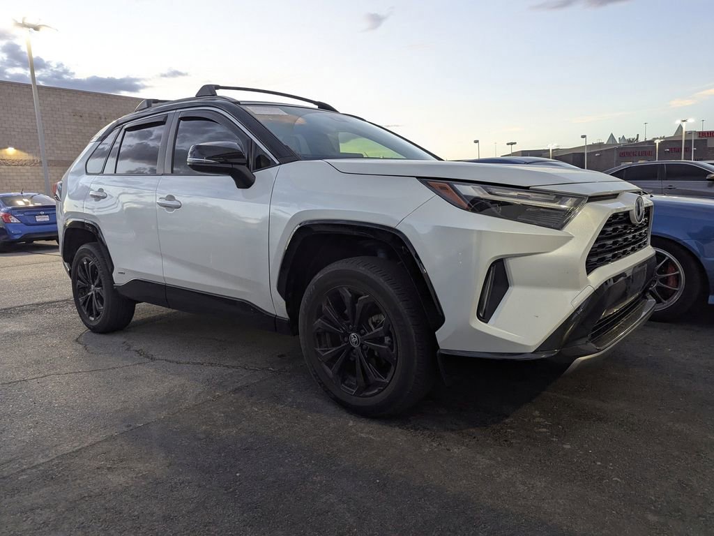 2023 Toyota RAV4 Hybrid XSE photo 3