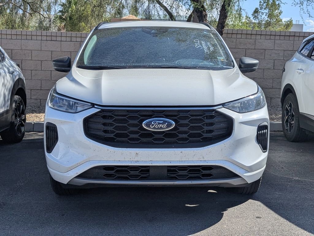 2024 Ford Escape ST-Line photo 2