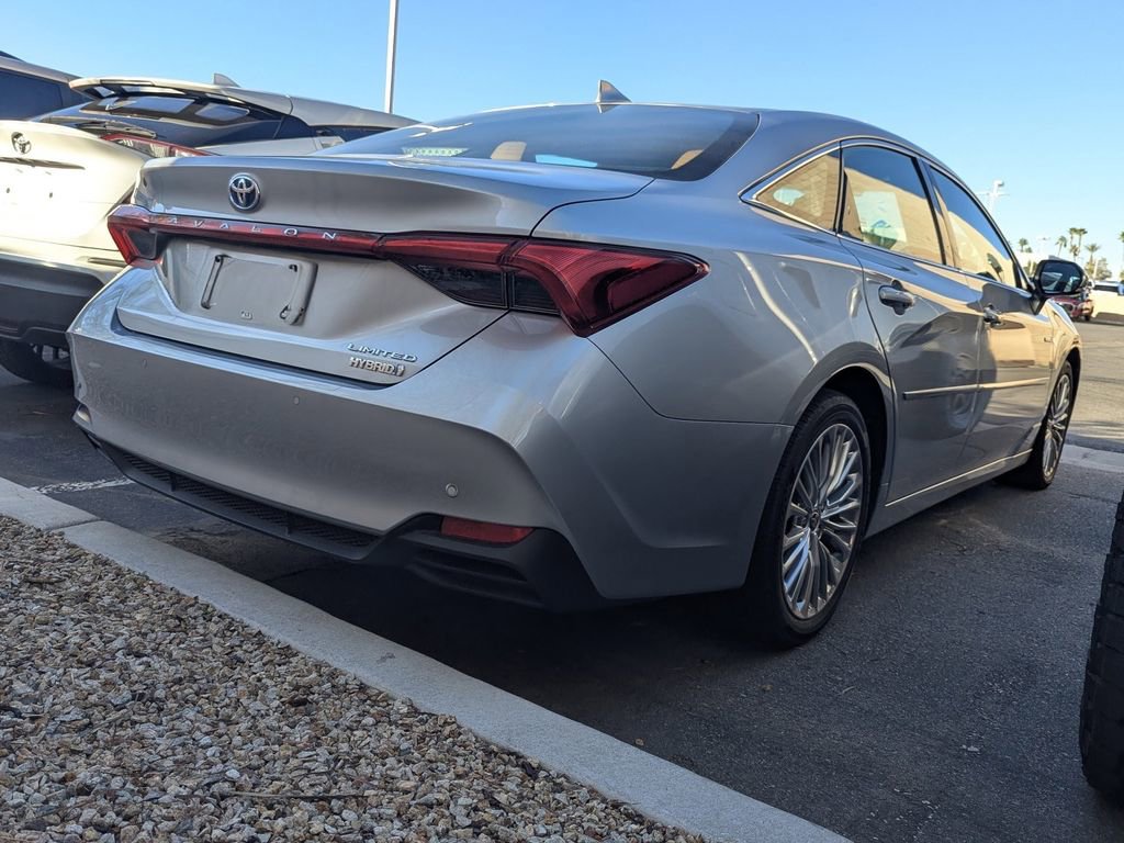 2021 Toyota Avalon Hybrid Limited photo 4