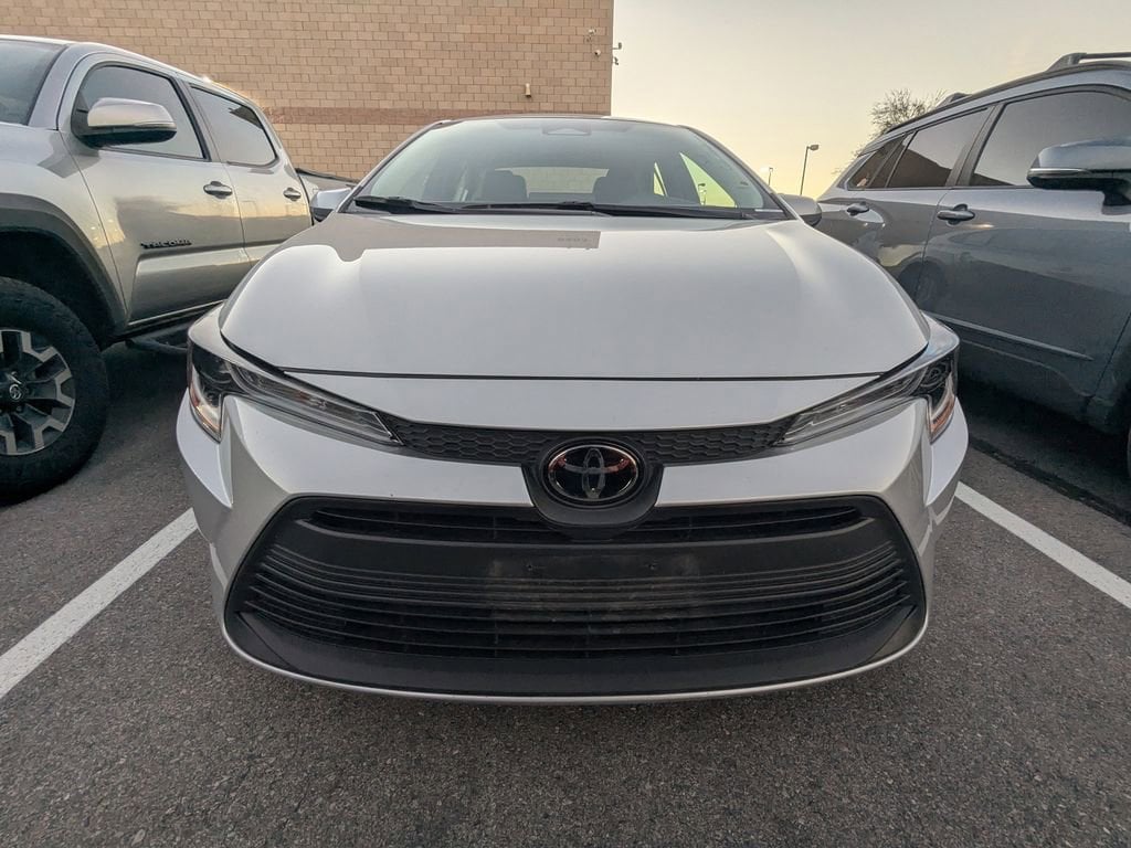 Used 2025 Toyota Corolla LE with VIN 5YFB4MDE5SP236386 for sale in Kansas City