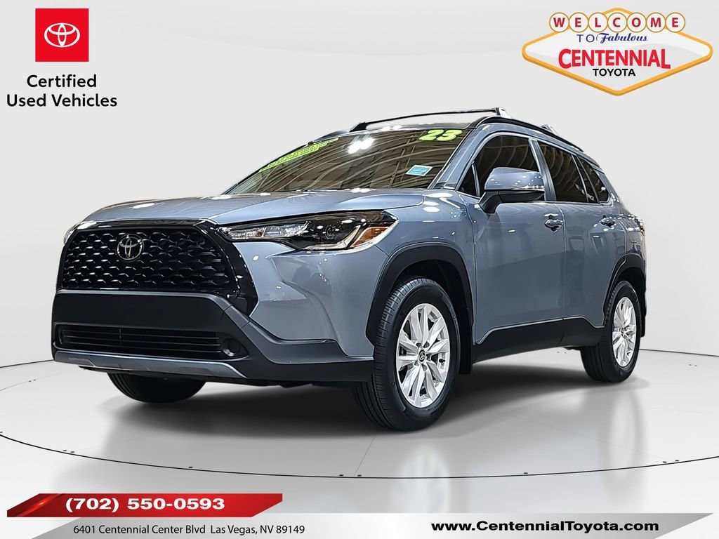2023 Toyota Corolla Cross LE's photo
