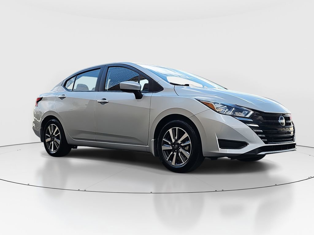 2024 Nissan Versa 1.6 SV photo 3