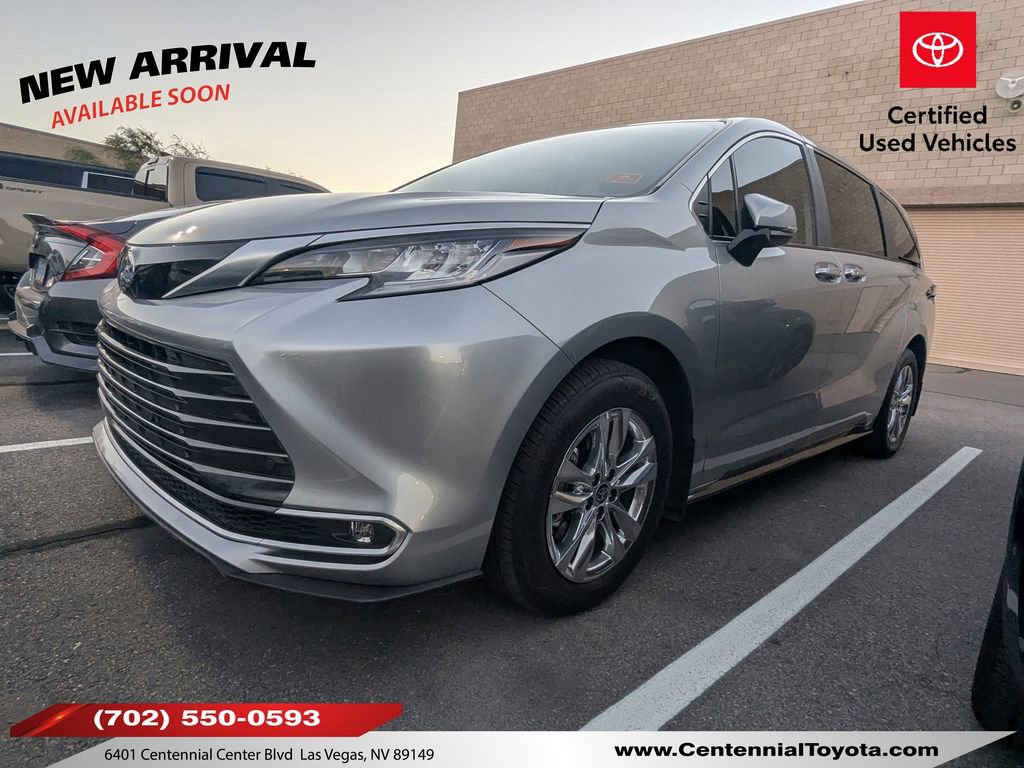 2024 Toyota Sienna Limited's photo