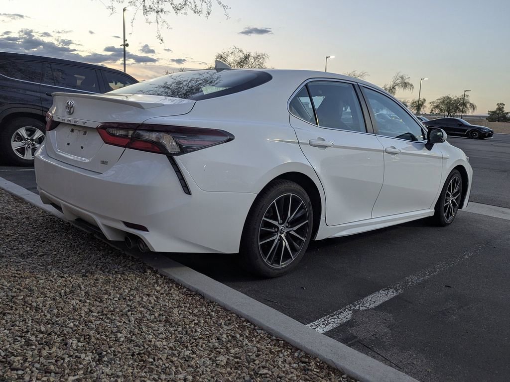 2023 Toyota Camry SE photo 4