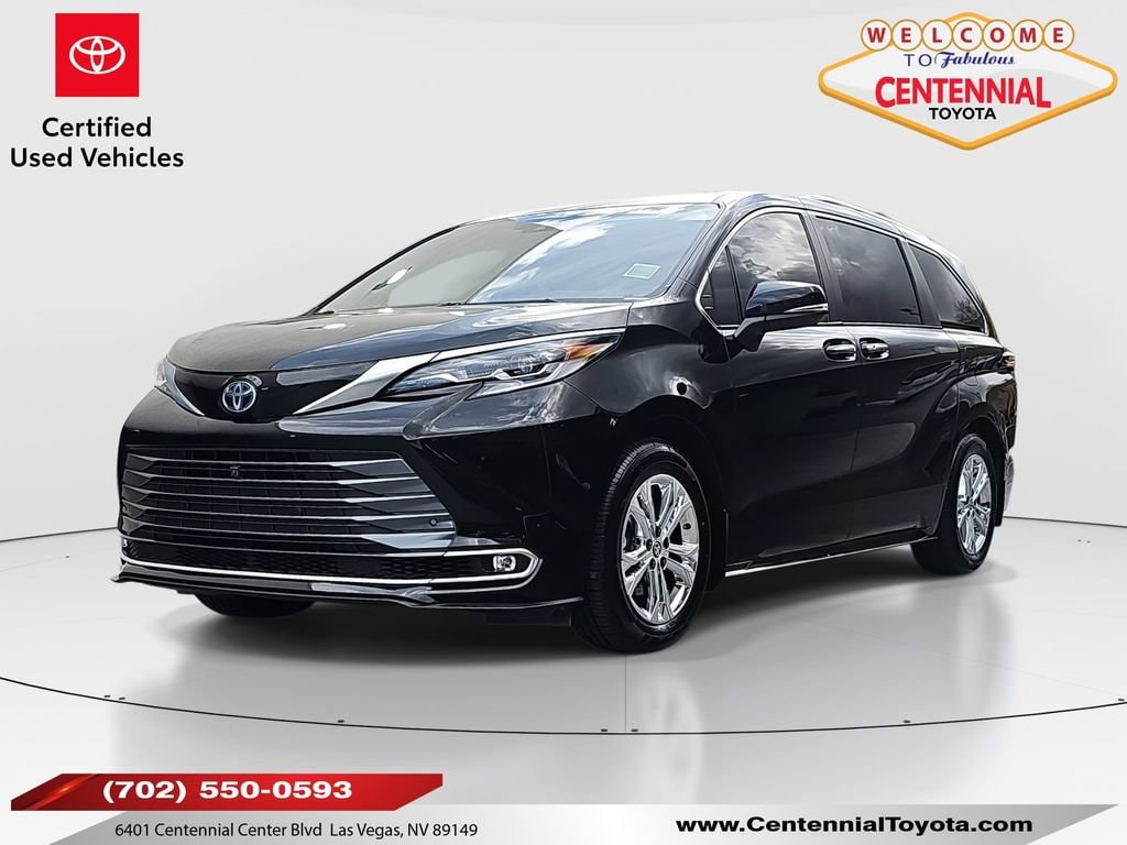 2022 Toyota Sienna Platinum's photo