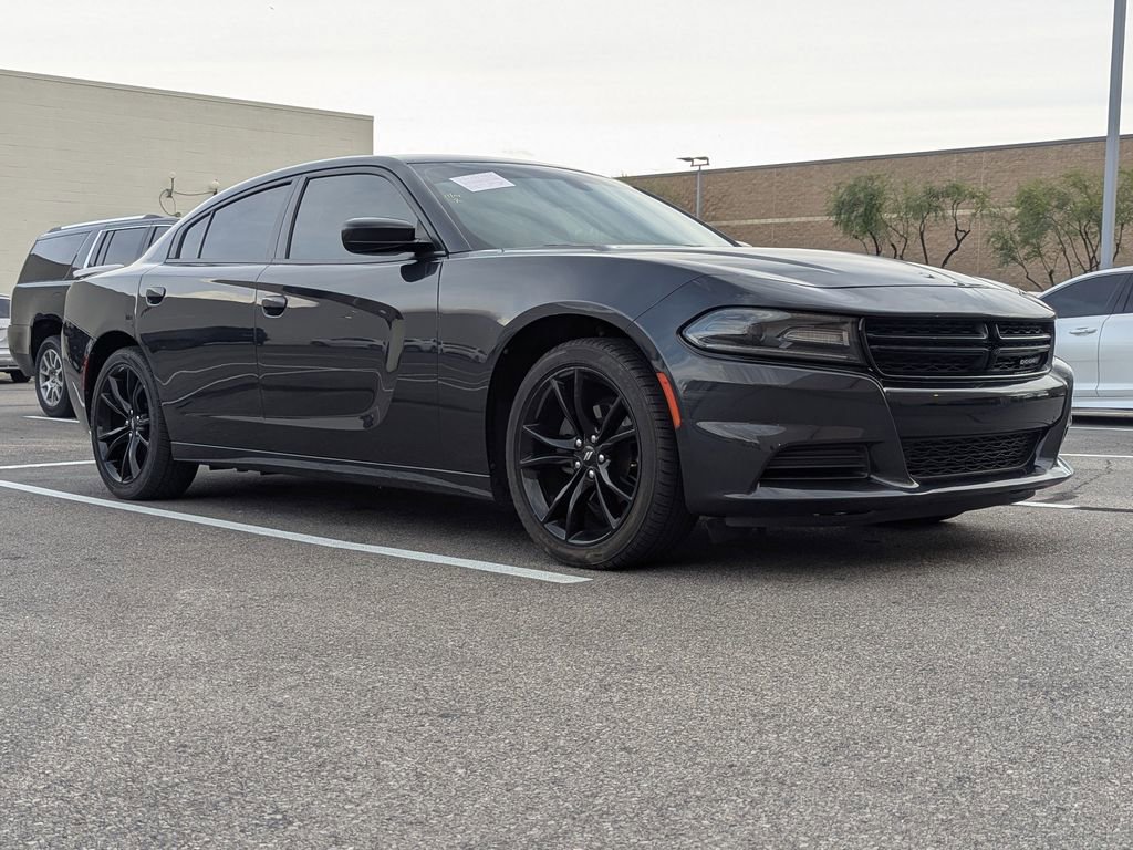2018 Dodge Charger SXT photo 3