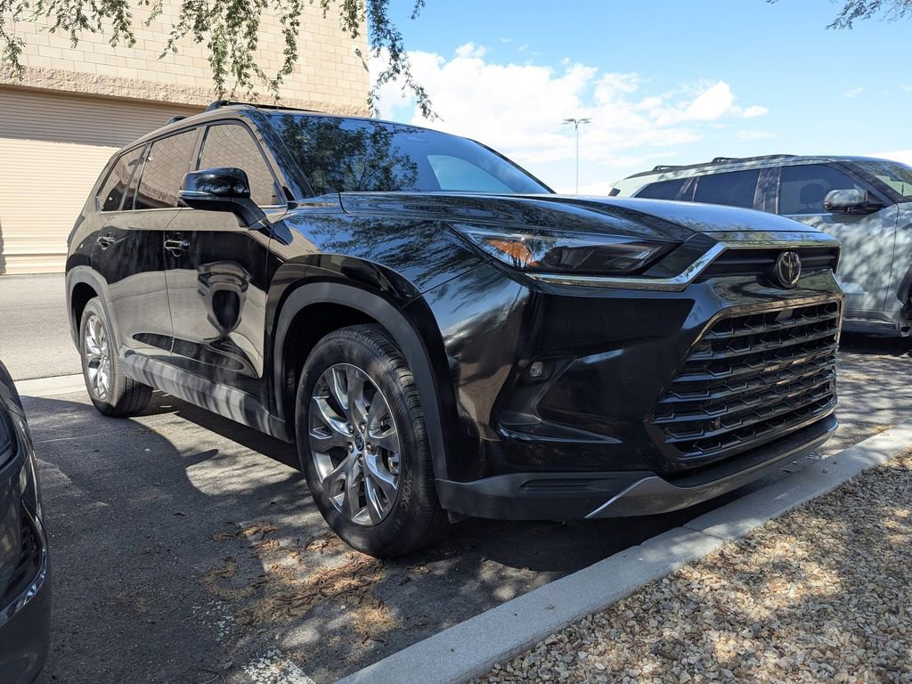 2024 Toyota Highlander Hybrid Limited photo 3