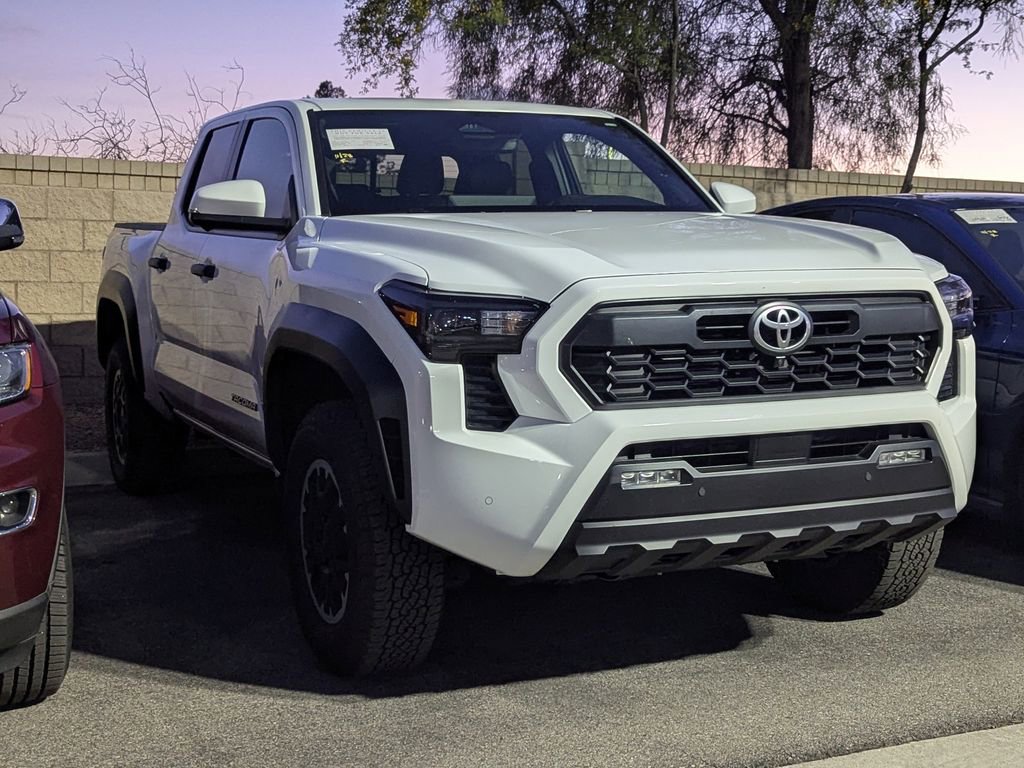 2024 Toyota Tacoma TRD Off-Road 4x4 photo 2