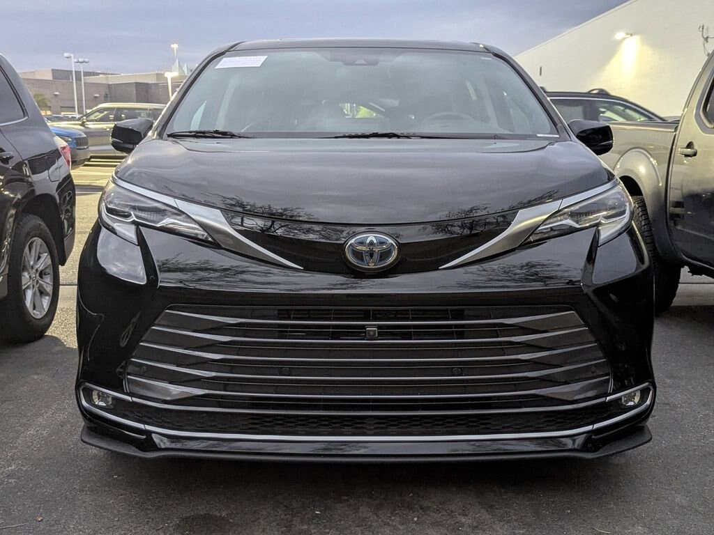 Certified 2022 Toyota Sienna Platinum 7 Passenger Van Passenger Van