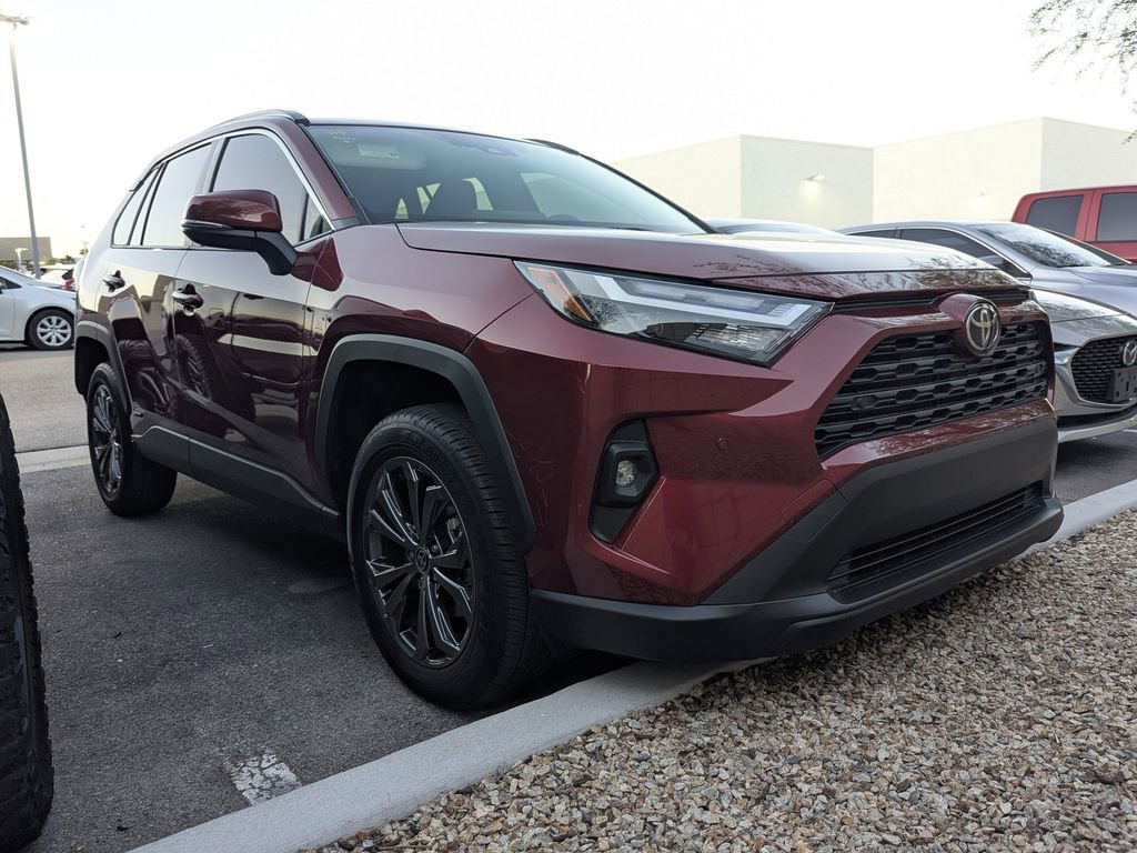 2025 Toyota RAV4 Hybrid XLE Premium photo 3