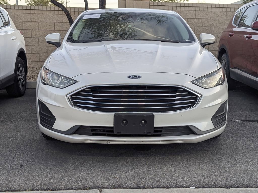 2019 Ford Fusion Hybrid SE photo 2