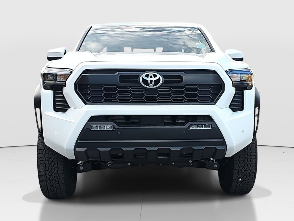 2025 Toyota Tacoma TRD Off-Road photo 2