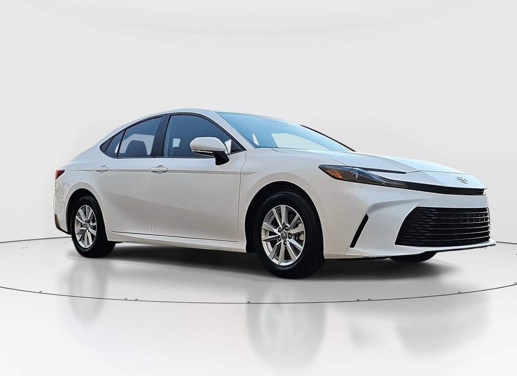 2025 Toyota Camry LE photo 3