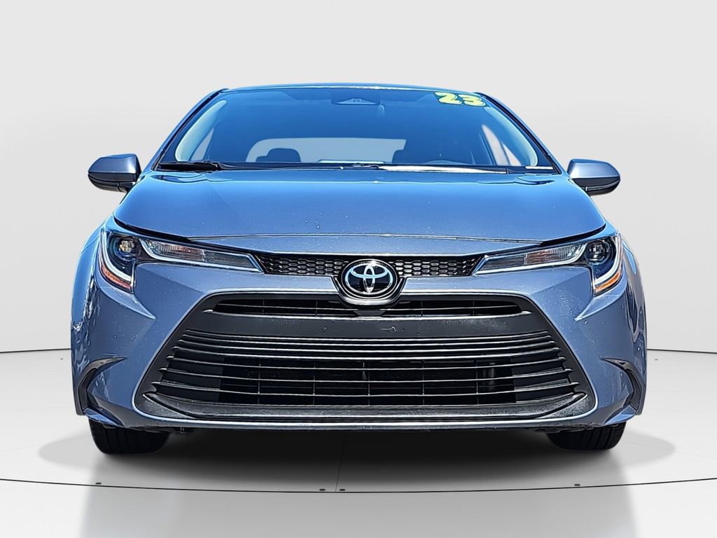 2023 Toyota Corolla LE photo 2