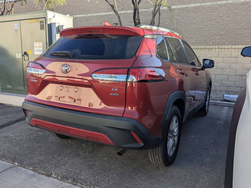 2022 Toyota Corolla Cross LE photo 4