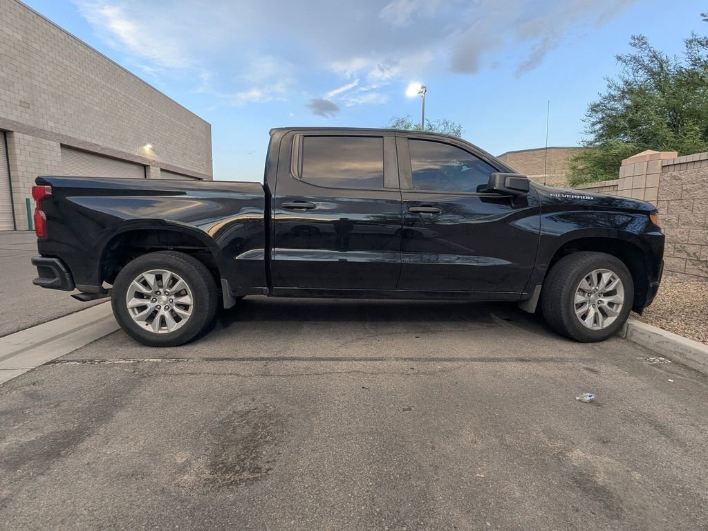 2022 Chevrolet Silverado 1500 Custom photo 2