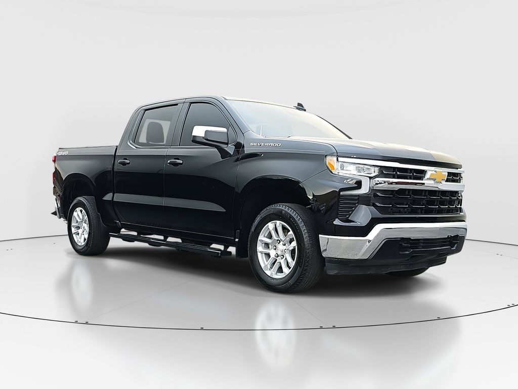 2023 Chevrolet Silverado LT photo 3