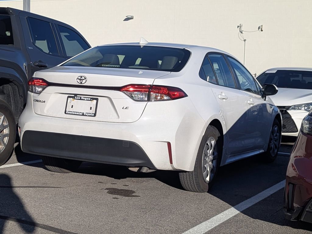 2024 Toyota Corolla LE Premium photo 3