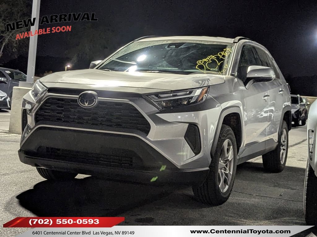 2024 Toyota RAV4 XLE's photo