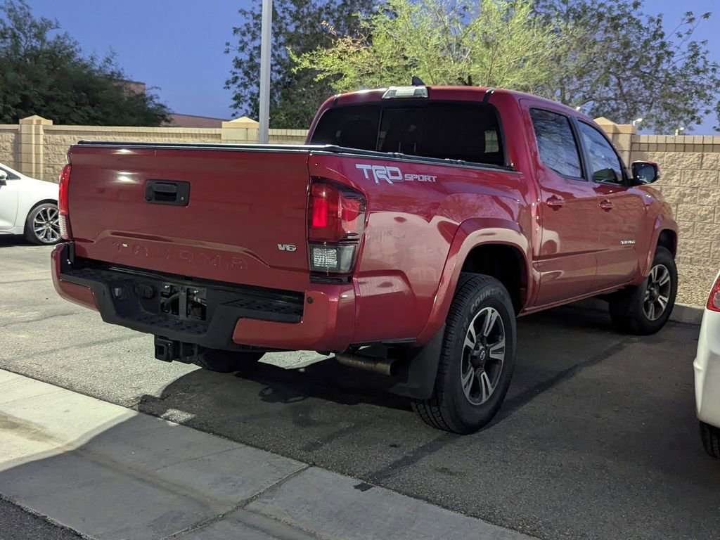 2019 Toyota Tacoma TRD Sport V6 photo 4