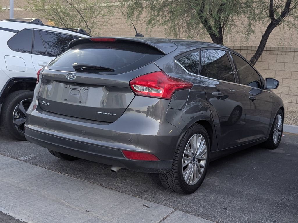 2017 Ford Focus Titanium photo 2