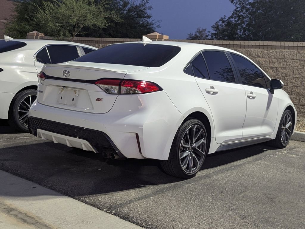 2022 Toyota Corolla SE photo 4