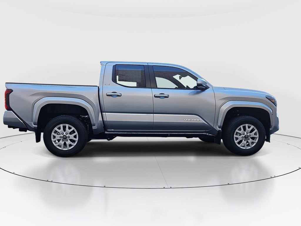 2025 Toyota Tacoma SR5 photo 4